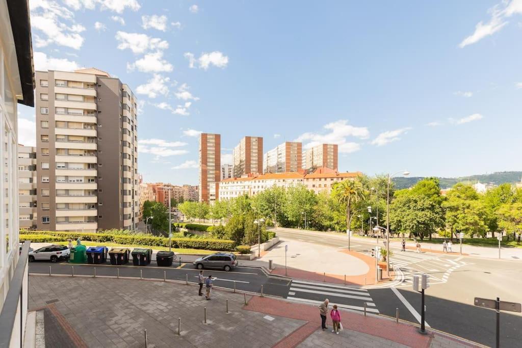 Frente Al Parque, En El Centro Apartman Bilbao Kültér fotó