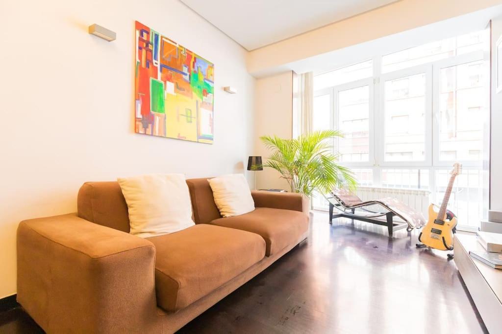 Frente Al Parque, En El Centro Apartman Bilbao Kültér fotó