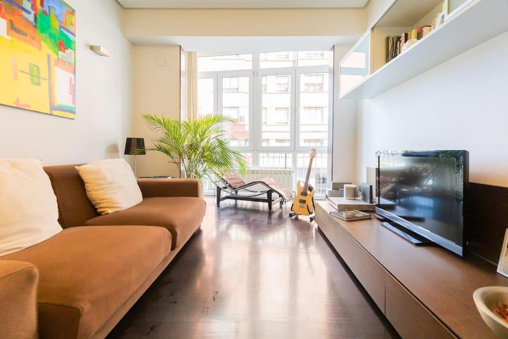 Frente Al Parque, En El Centro Apartman Bilbao Kültér fotó