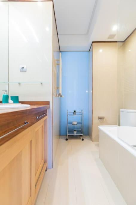 Frente Al Parque, En El Centro Apartman Bilbao Kültér fotó